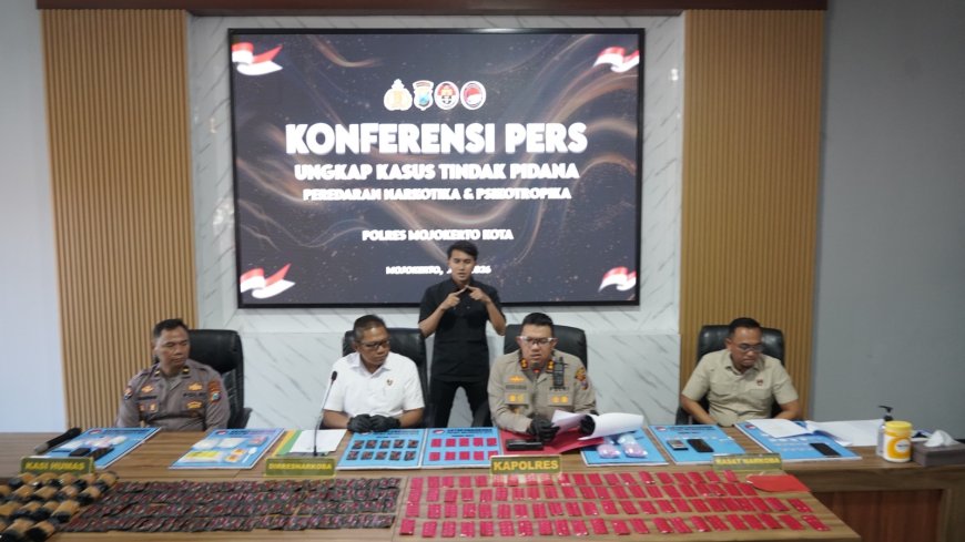 Polisi Amankan Barang Bukti Cartridge Vape Mengandung Etomidate