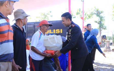 Polres Ngawi Salurkan 500 Paket Sembako untuk Masyarakat di Bringin