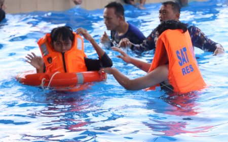 Satpolairud Polres Lamongan Tingkatkan Kesadaran Keselamatan Air bagi Santri