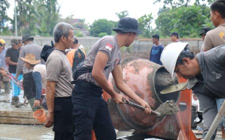 Gotong Royong Bersama Satgas Ops Damai Cartenz, Warga Mimika Rasakan Manfaat Akses Pemakaman yang Lebih Baik
