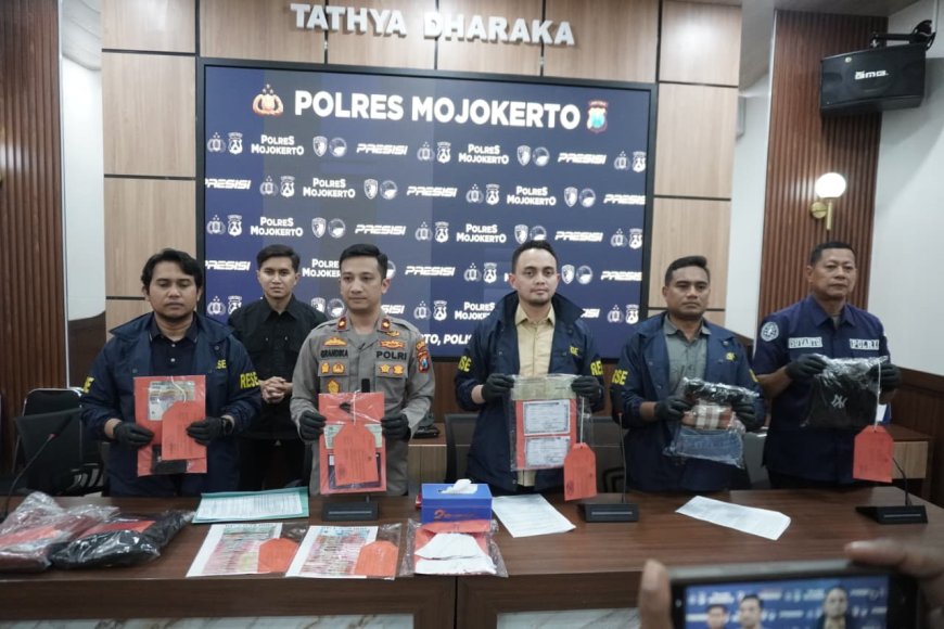 Polres Mojokerto Ungkap Kasus Penipuan Modus Uang Gaib, Dua Tersangka Diamankan di  Malang