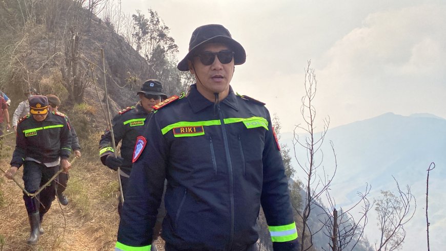 Polres Lumajang Buat Fire Break Darurat Antisipasi Karhutla TNBTS Meluas